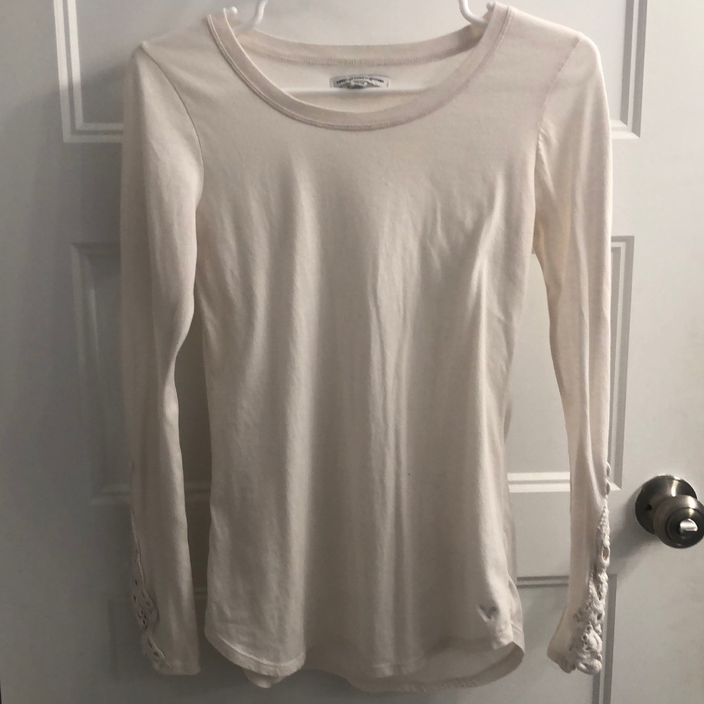 AE cream long sleeve shirt